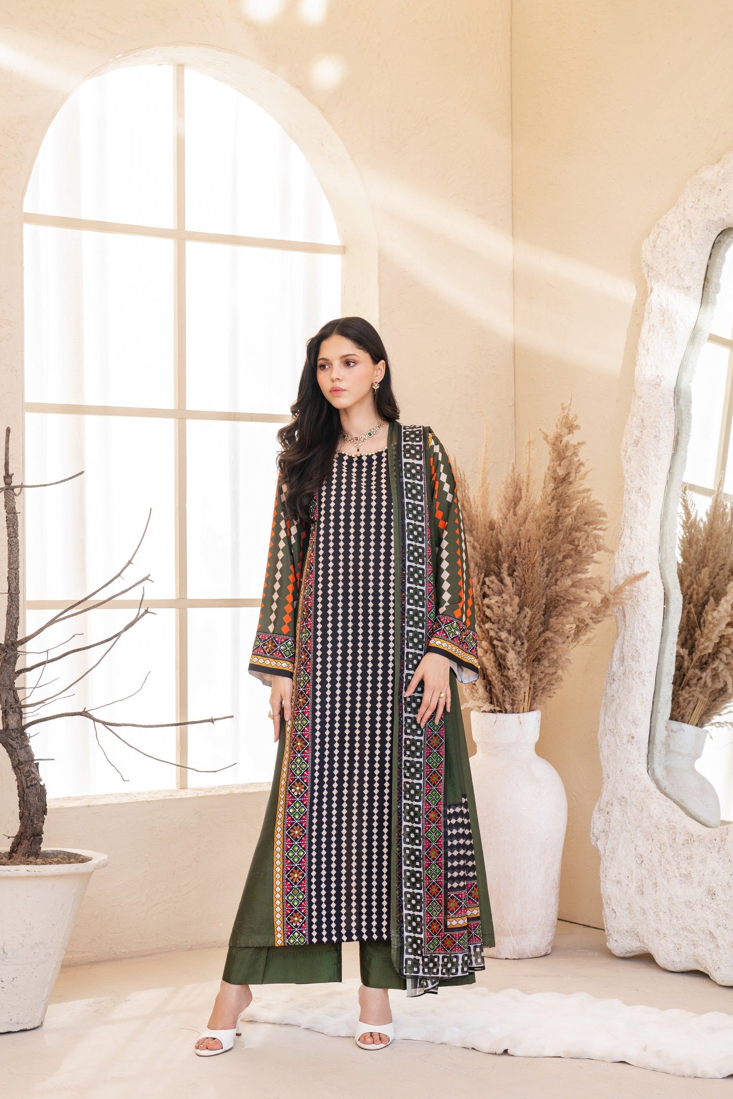 Nureya | Printed with Hand-embellished work